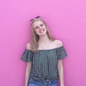 Meet your Posher, Caroline